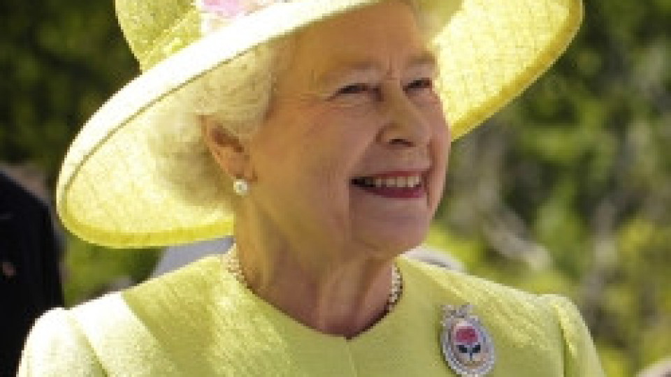 Елизабет ІІ провери работата по съоръженията за олимпийските игри през 2012 г.