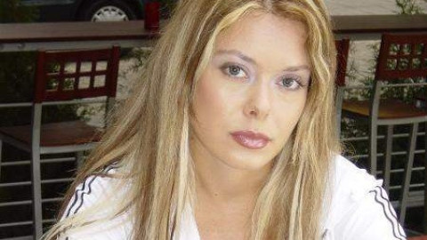 Албена Вулева се завръща с нова ударна доза "Сигнално жълто"
