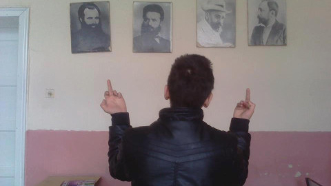 СРАМОТА! Виж снимката, която РАЗГНЕВИ Фейсбук 