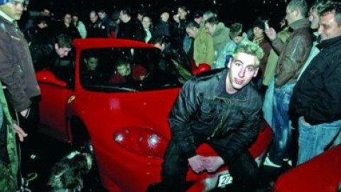 Метин ВЗРИВИ нета с разкритие за "Ферари"-то на Слави! (Видео)