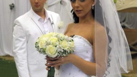 Сватбите на Емануела пълен ФАЛШ!