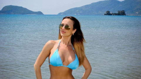 Неустоима! Глория сложи в малкия си джоб младите пайнерки!