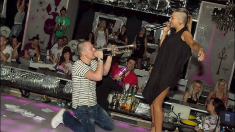ЧУДО! Грахич се РАЗХУБАВИ! Стана ЯКА КАКА! СНИМКИ