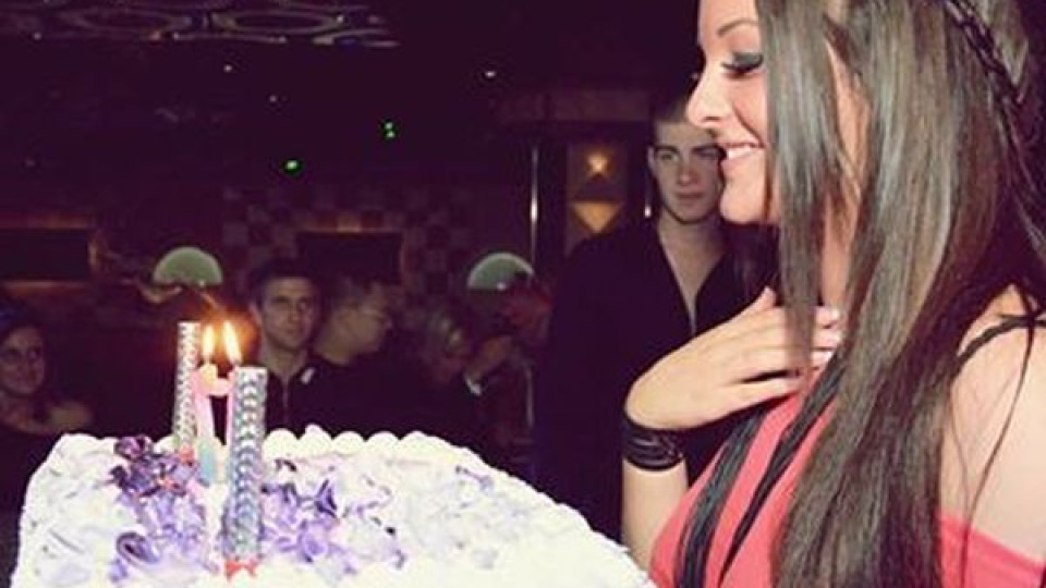 Принцесата на Глория, Симона Загорова, посрещна рождения си ден като дама! (СНИМКИ)
