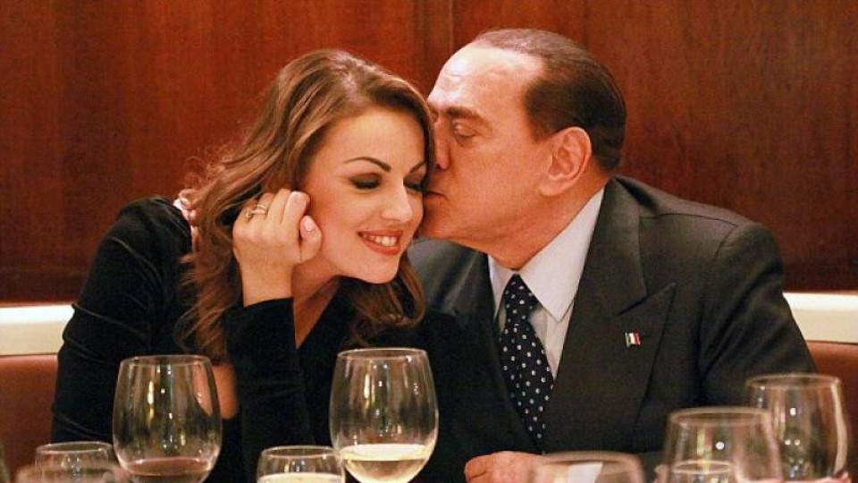Берлускони вдигна тайна сватба?