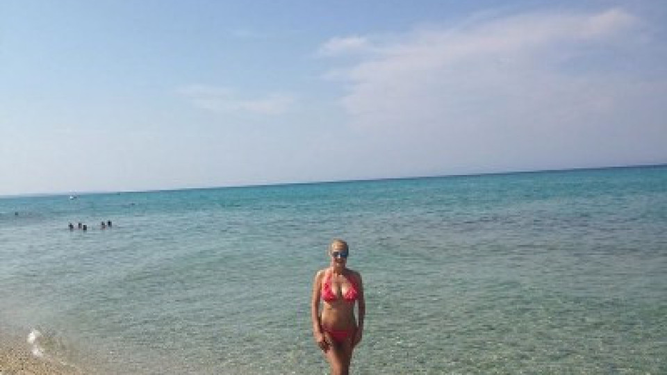 Венета Райкова се отърси депресията по Горещо в Гърция (Снимки)