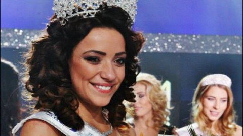 Мис България Симона Евгениева с купена корона?