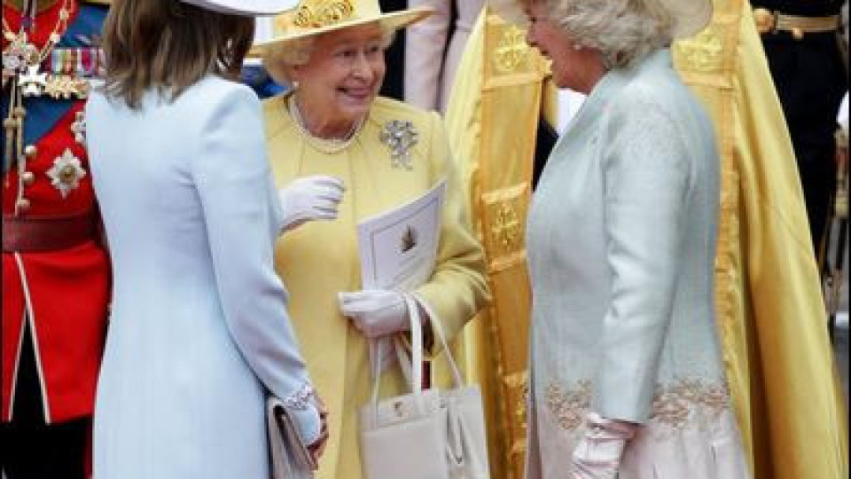 Примирие в Бъкингам? Карол Мидълтън на чай с кралицата