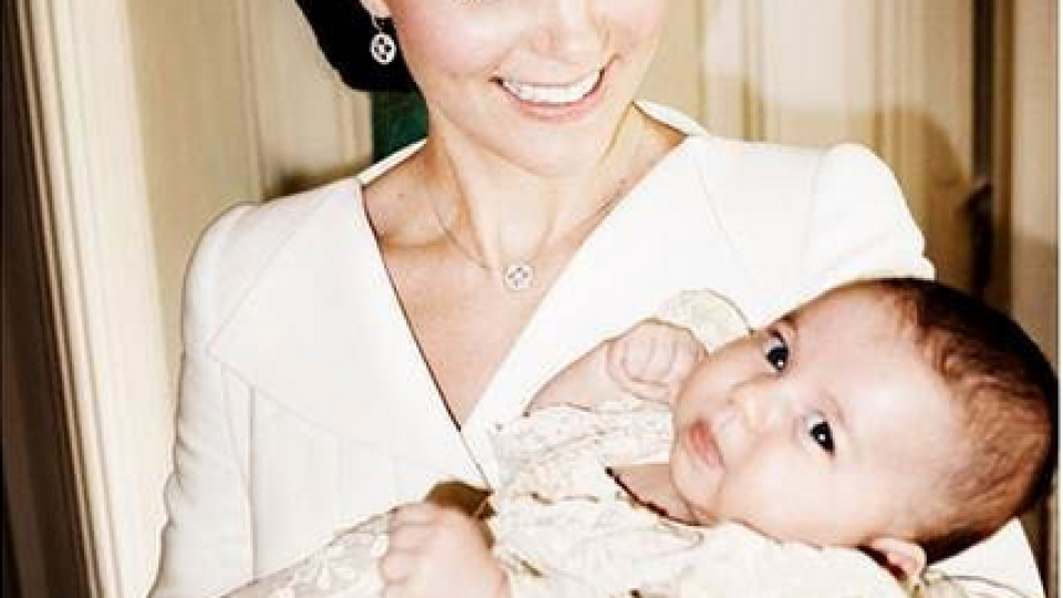 Трогателно! Принцеса Даяна се събра с принцеса Шарлот (Снимката взриви мрежата)