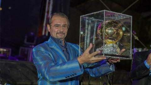 Динко Динев спретна бляскав юбилей в 50 нюанса синьо (Снимки)