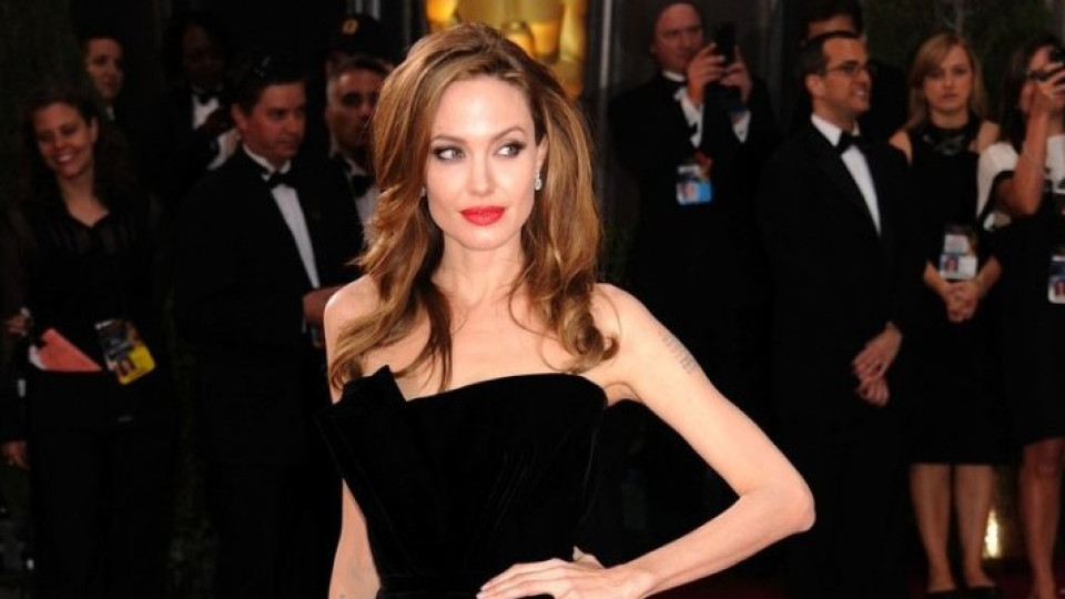 Анджелина Джоли: Остават ми само 3 години, отивам си! (Какво я сполетя?)