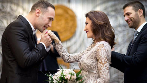 Горчиво! Дарин Ангелов каза "Да" на бившата на Тачо (Снимки от сватбата)