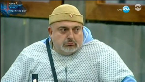 „Културтрегерът” Ути Бъчваров стана за смях: Омаза се в опити да унизи Емануела