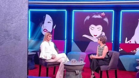 Анелия „сваля шапка” на Емилия (Изповяда най-пазената си тайна в „Папараци”)