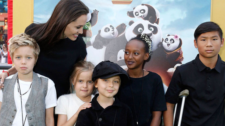Анджелина Джоли за живота си: След 10 години животът ми ще бъде прекрасен