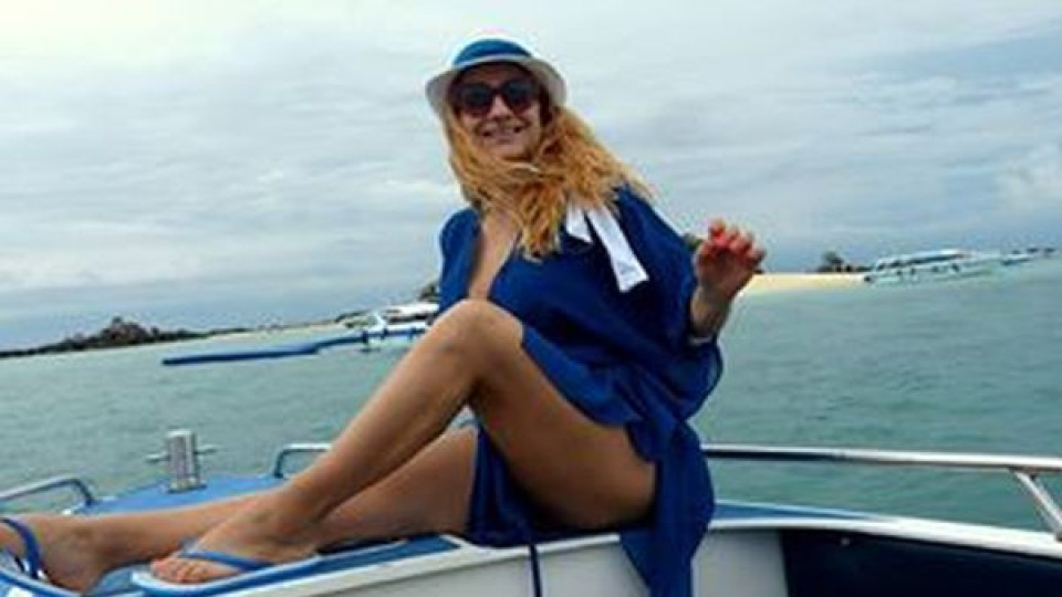 Нели Хаджийска на стъпка от 40-те: Получи спиращ дъха подарък! (Снимки)