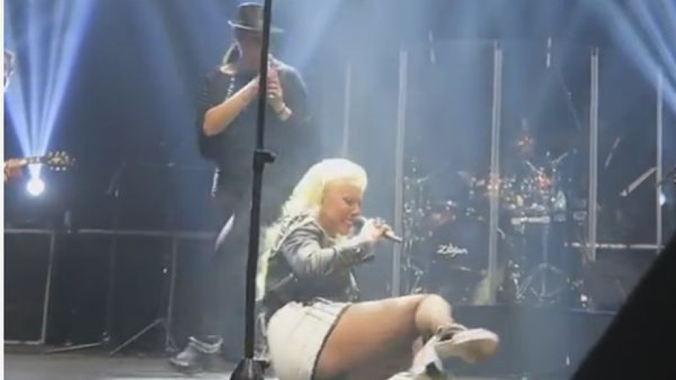 Лепа Брена падна на сцената в Пловдив (Контузи се тежко, но шоуто продължи – Видео)