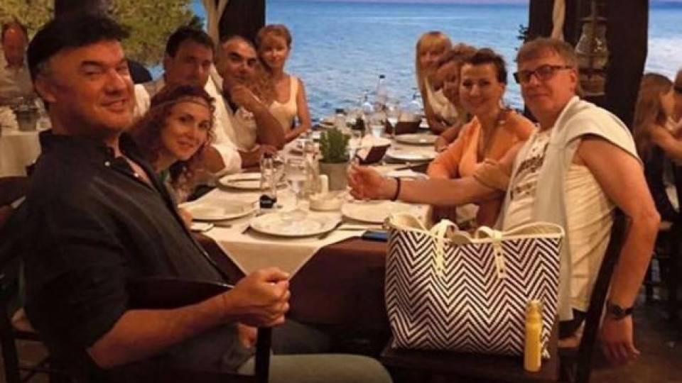 Илиана Раева и Наско Сираков на море с Боби Михайлов и компания (Снимки от ваканцията им)