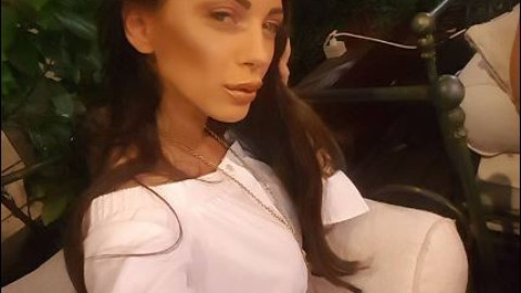 Емануела проговори: Да, влюбена съм до уши! (Има ли наистина предложение?)
