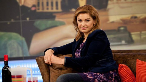 Пълен обрат:Ани Салич е отмъстена! (Бранко лежи, пъшка и се тръшка, новинарката нехае)