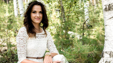 Елена от „Фермата” крие тежка семейна драма! (Не иска да чуе за баща си- клошар, без крака)