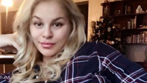 Деси Слава роди с астролог