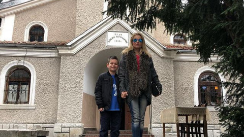 Венета Райкова се отдаде на почивка (Вижте къде прекара празниците)