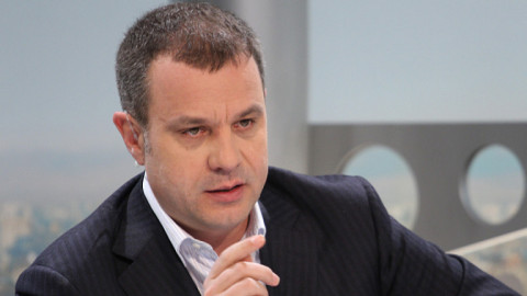 Емил Кошлуков „изби рибата”: Този път разнищи силиконките и ....храните втора ръка! (Виж още)