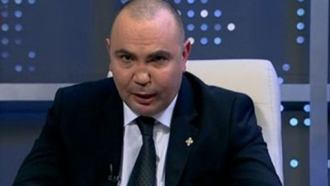 Росен Петров още отваря хладилника на родителите си