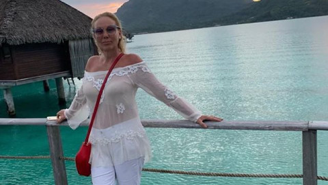 Лепа Брена на луксозна почивка на Бора Бора с цялото семейство (Снимки)