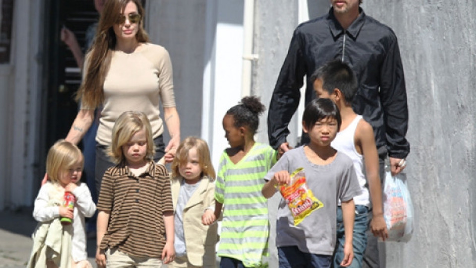 Анджелина Джоли уязви Брад Пит: Оставя всичко само на едно от децата им!
