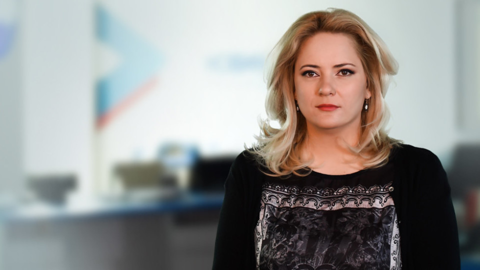 Лора Крумова прекратява майчинството