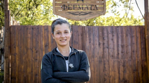 Веселка от „Фермата” реши какво ще прави със 100-те бона награда!