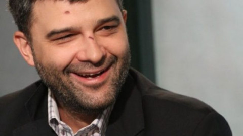 Малък Тошко се върна към старата си любов!(Не може да й устои)