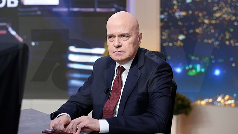 Слави Трифонов