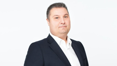 Боби Лазаров се стопи