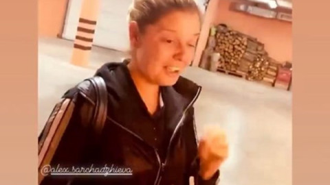 Приятелите на Алекс Сърчаджиева с невероятна изненада за рождения й ден (Вижте как я трогнаха)