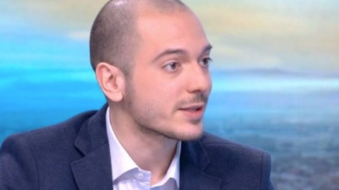 Николаос Цитиридис купонясва с гадже в артистичния квартал „Капана“