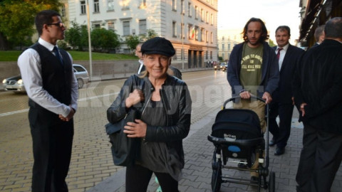 Синът на Елена Йончева ще си има братче или сестриче!(Но не от майка си)