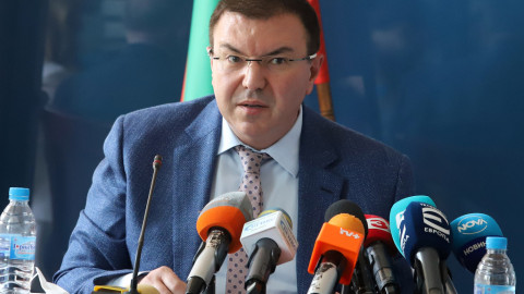 Здравният министър разкри огромен проблем с Ковид-19!