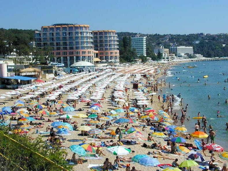 Българите инвестират в имоти по морето заради пандемията