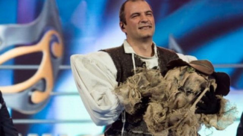 Пощальонът Пейо се ожени тайно за юристка
