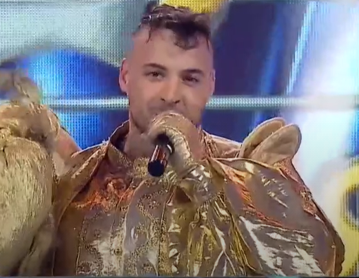 Кристиан Кирилов свали маската на Златния в "Маскираният певец" сн. nova.bg