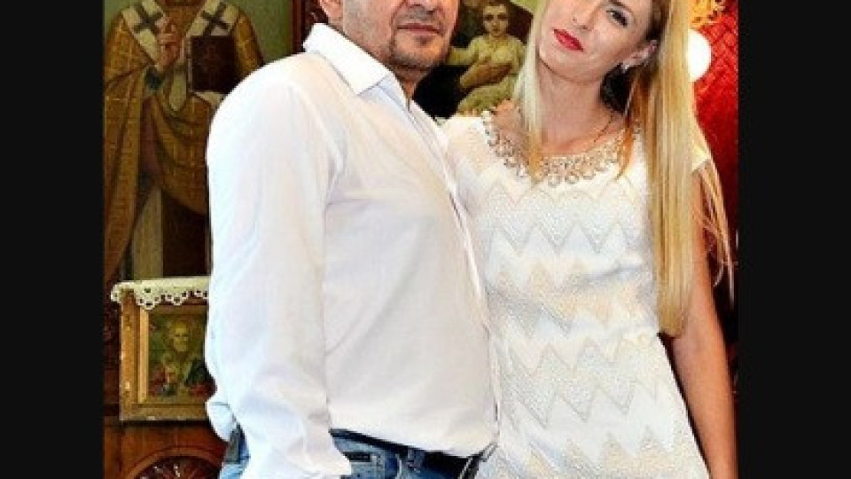 Годжи разделен с жена си