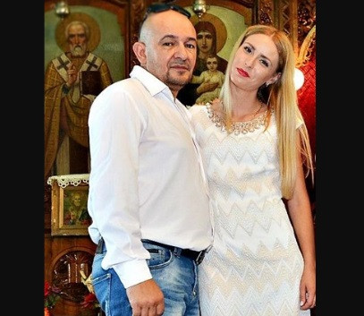 Годжи разделен с жена си