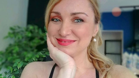 Галя от "Каризма" заряза музиката и стана готвачка (Вижте тук)