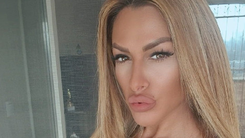 Набедената за травестит силиконка си хвана младо гадже!(Снимки)