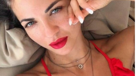 Райна крие гадже от зли очи (Певицата се страхува да не ги урочасат)