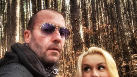 В планината: Мария Игнатова не откъсва поглед от Нойзи!(Виж тук)