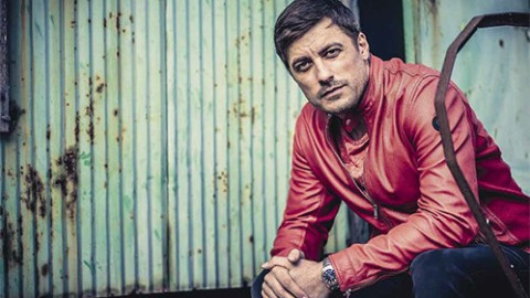 Благородно сърце: Владо Карамазов събира пари за детска болница!